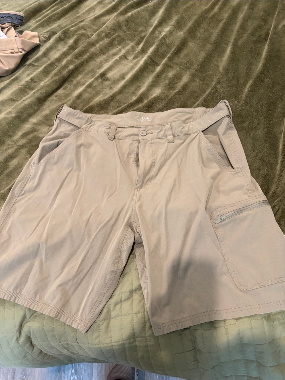 Huk Men's Light Tan Cargo Shorts
